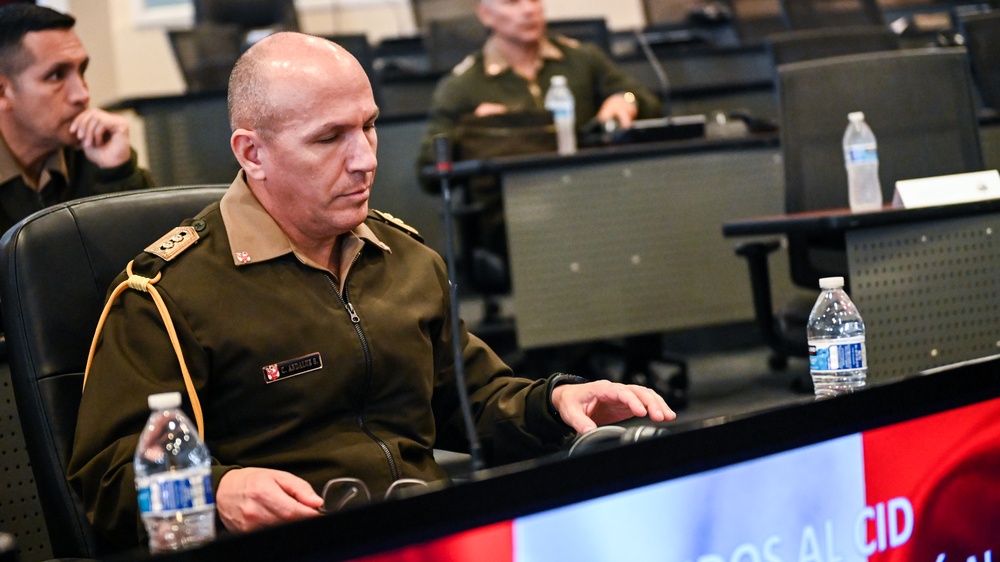 Peruvian Army Superior War College Visits the IADC