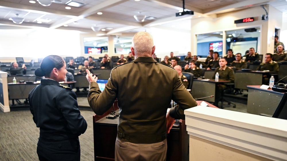 Peruvian Army Superior War College Visits the IADC