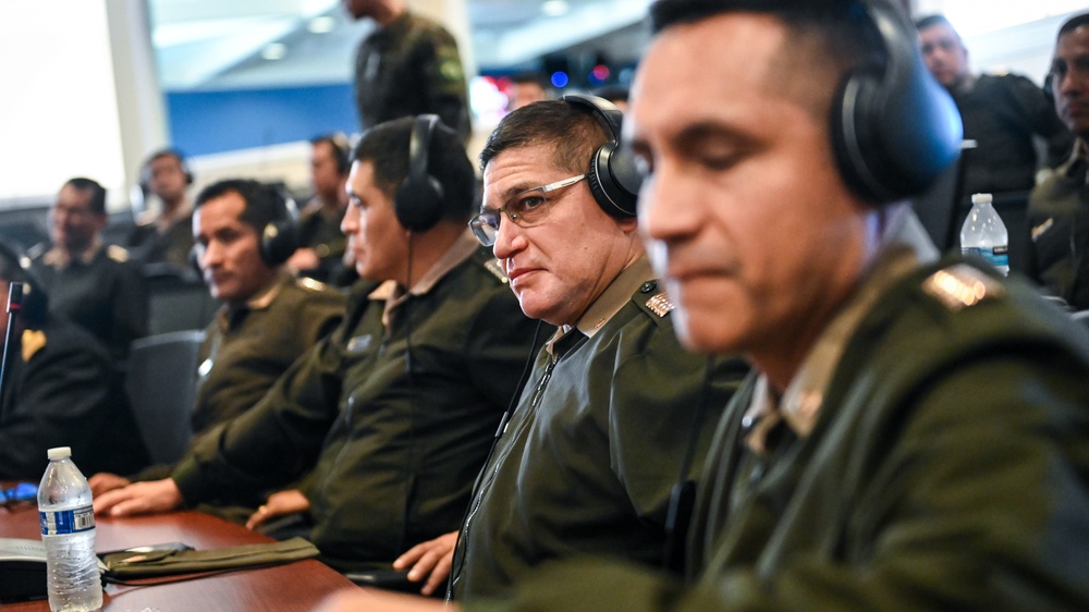 Peruvian Army Superior War College Visits the IADC