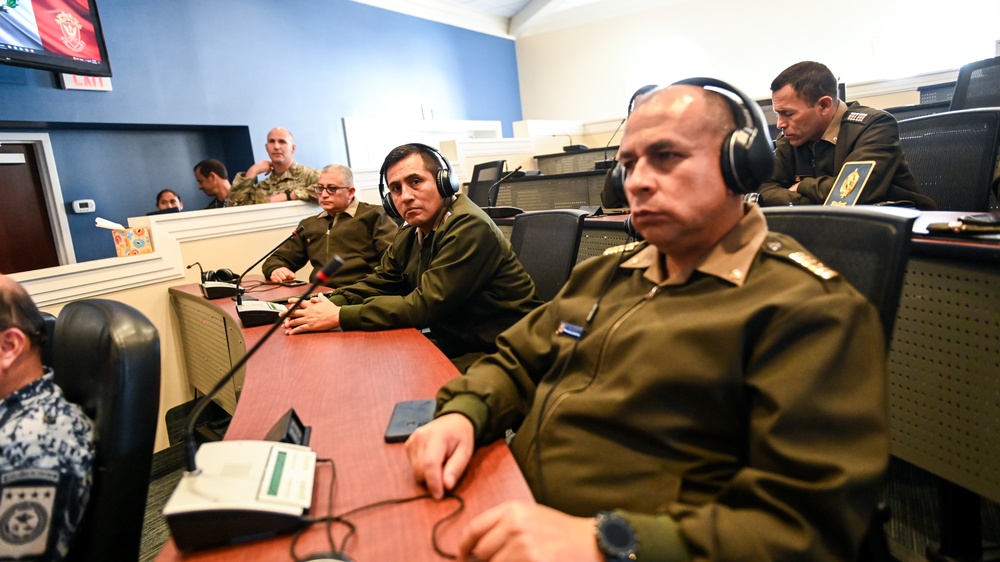 Peruvian Army Superior War College Visits the IADC