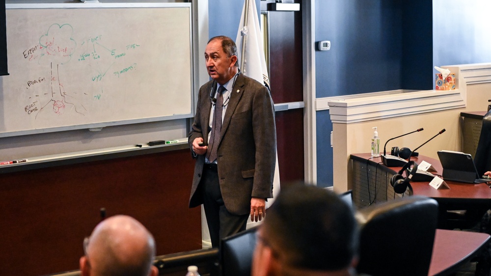 Peruvian Army Superior War College Visits the IADC