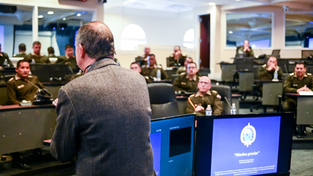 Peruvian Army Superior War College Visits the IADC