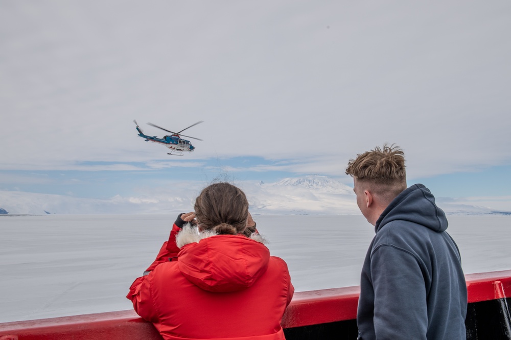 Coast Guard Cutter Polar Star (WAGB 10) reaches McMurdo Sound fast ice