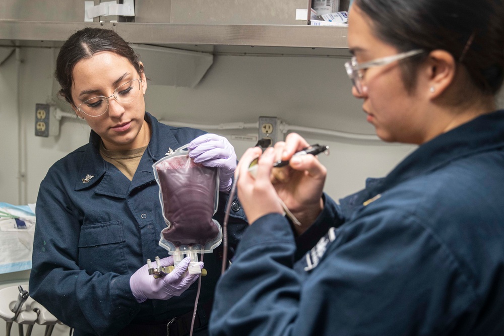 15th MEU, USS Boxer Medical Teams Respond to Mass Casualty Drill