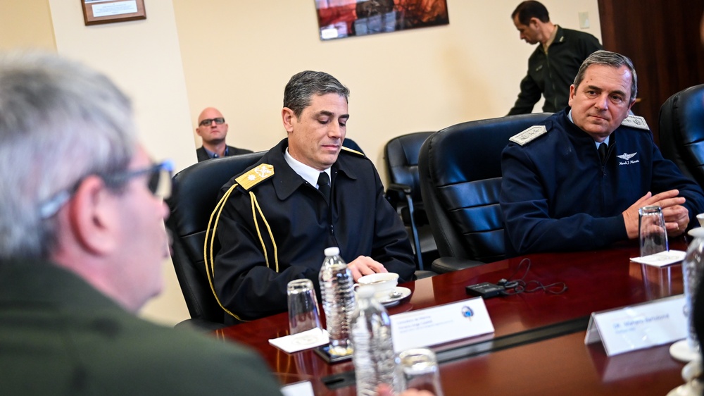 Argentinian Air Force Cadets Visit the IADC