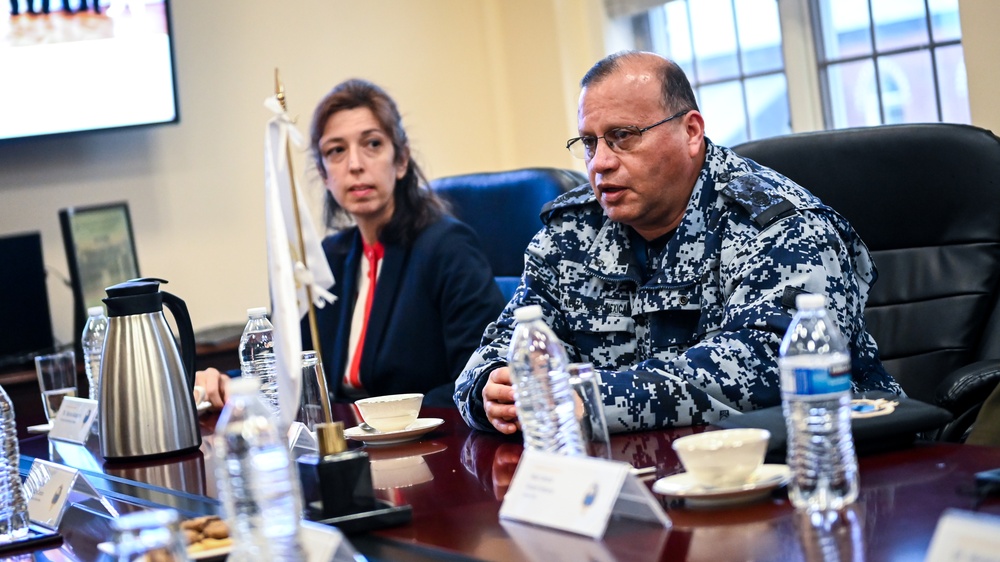 Argentinian Air Force Cadets Visit the IADC