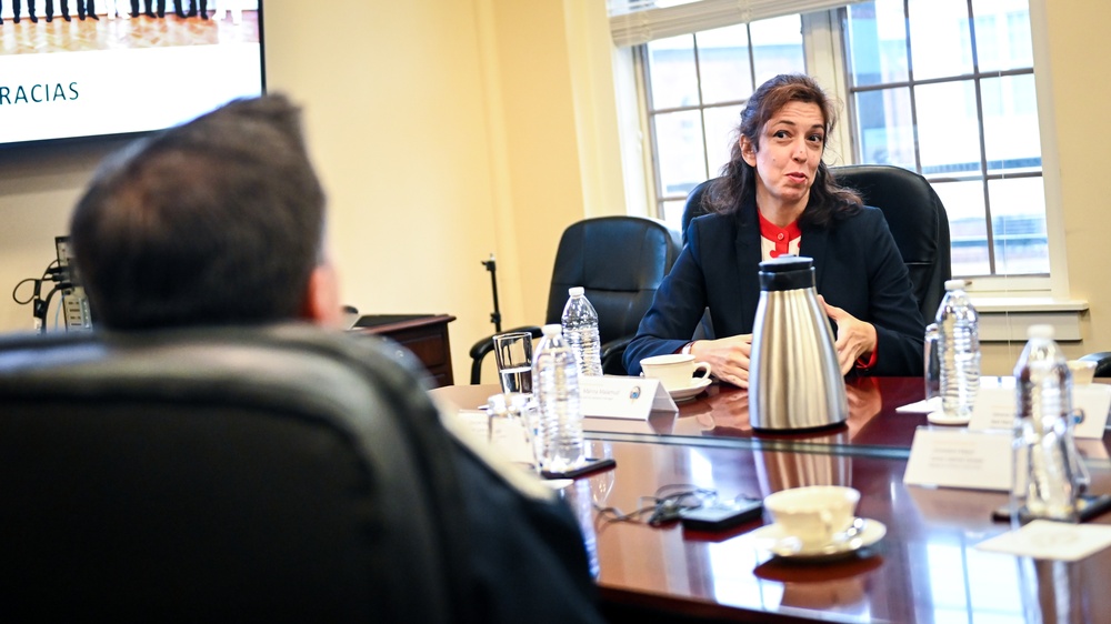Argentinian Air Force Cadets Visit the IADC