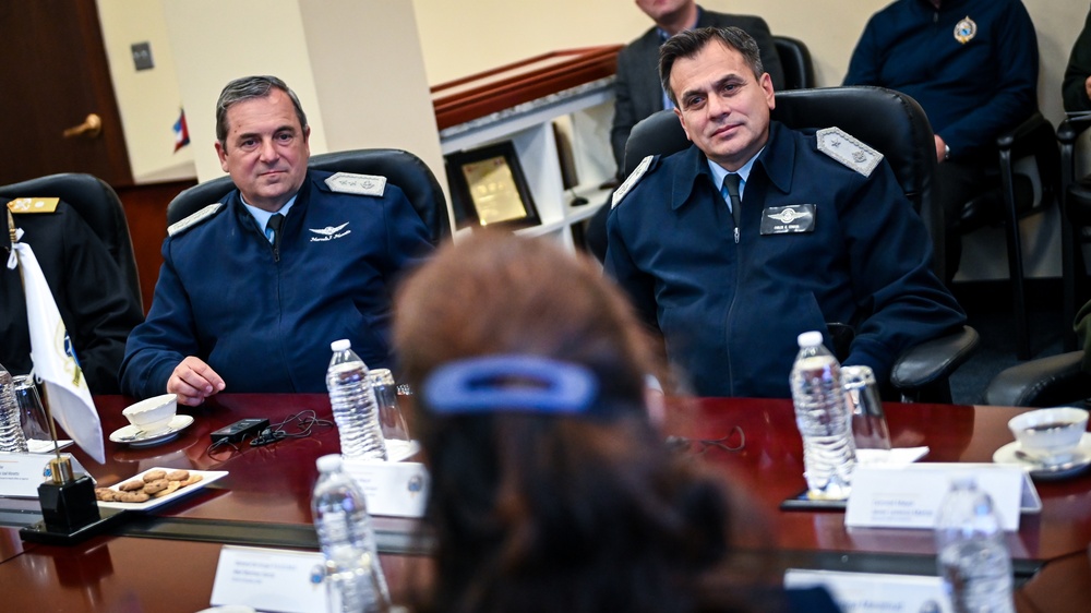 Argentinian Air Force Cadets Visit the IADC