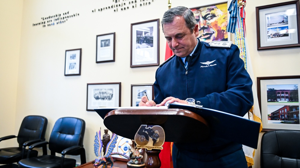Argentinian Air Force Cadets Visit the IADC