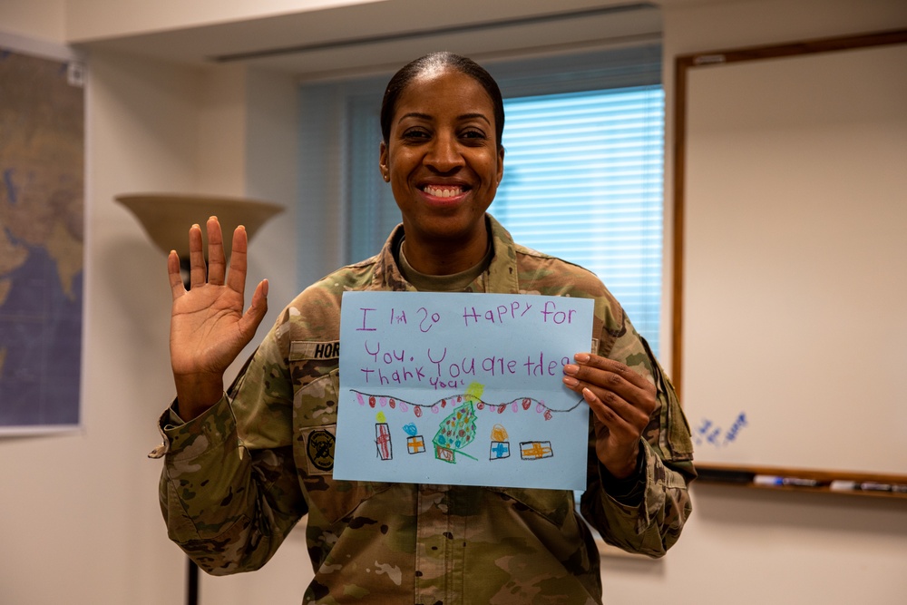 SETAF-AF Soldiers receive Christmas cards