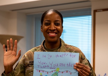 SETAF-AF Soldiers receive Christmas cards