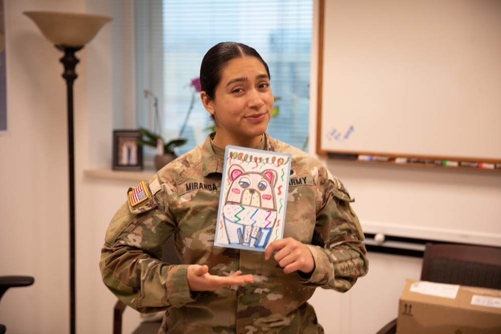 SETAF-AF Soldiers receive Christmas cards