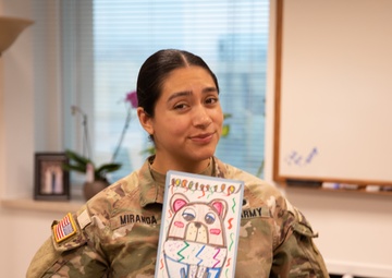 SETAF-AF Soldiers receive Christmas cards
