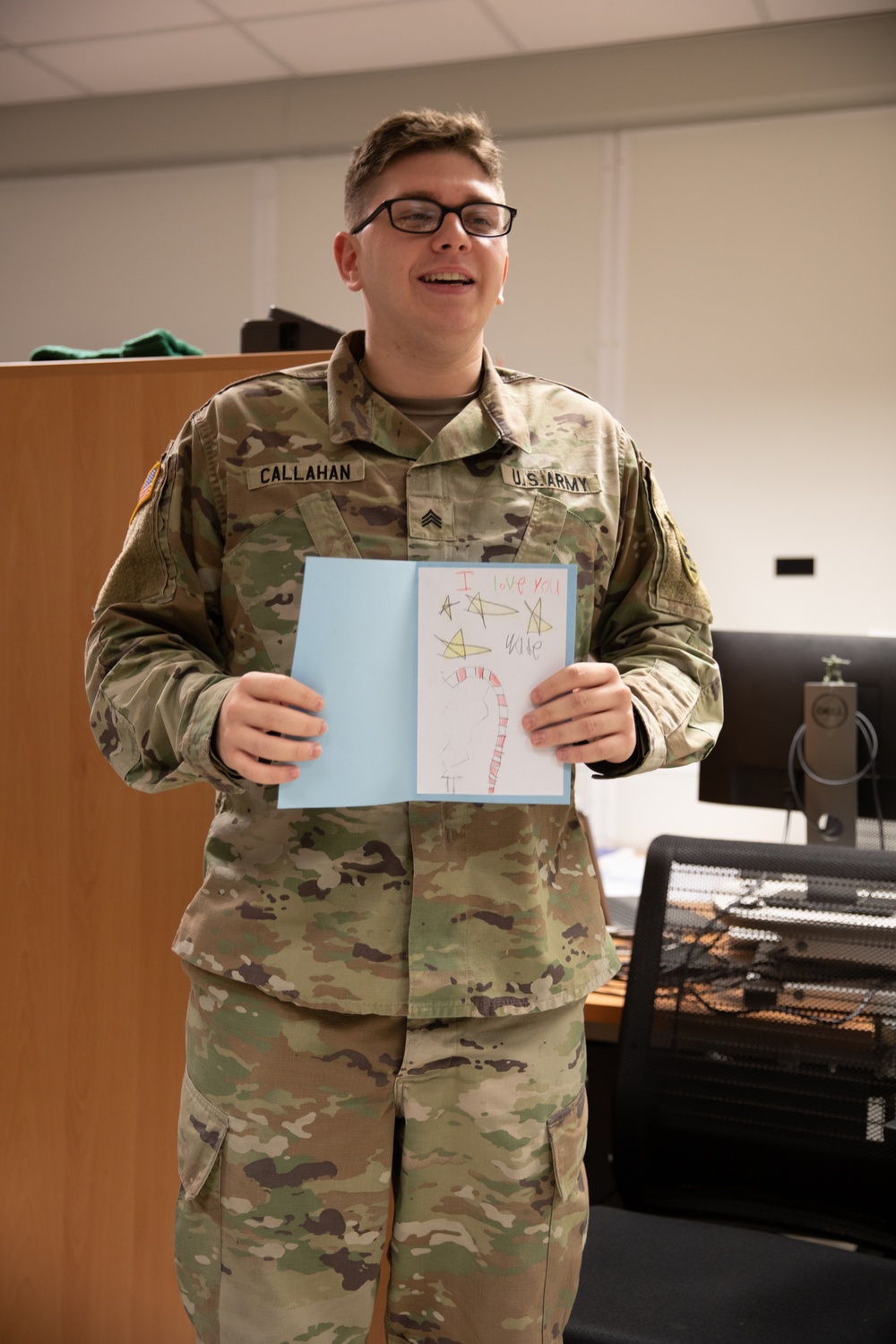 SETAF-AF Soldiers receive Christmas cards