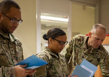 SETAF-AF Soldiers receive Christmas cards