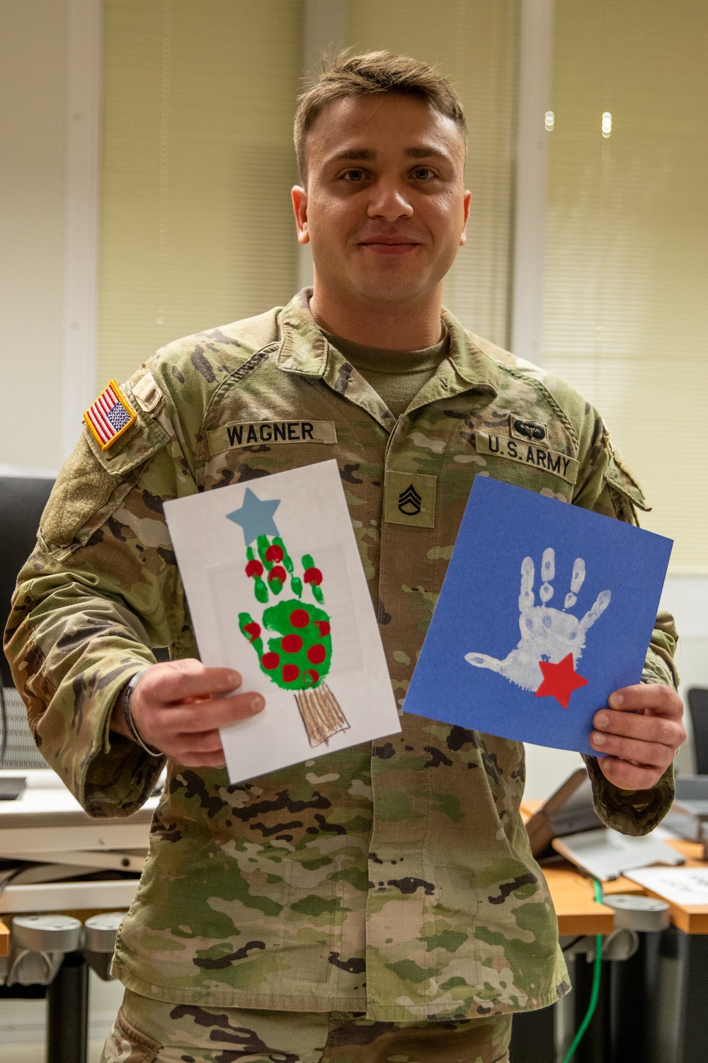 SETAF-AF Soldiers receive Christmas cards