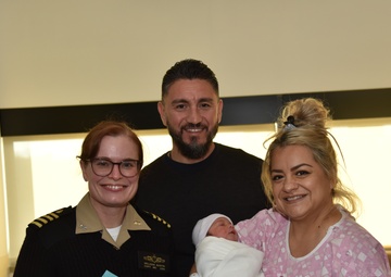 Walter Reed Director Shares Joy with Family of the Hospital’s 2024 First Born