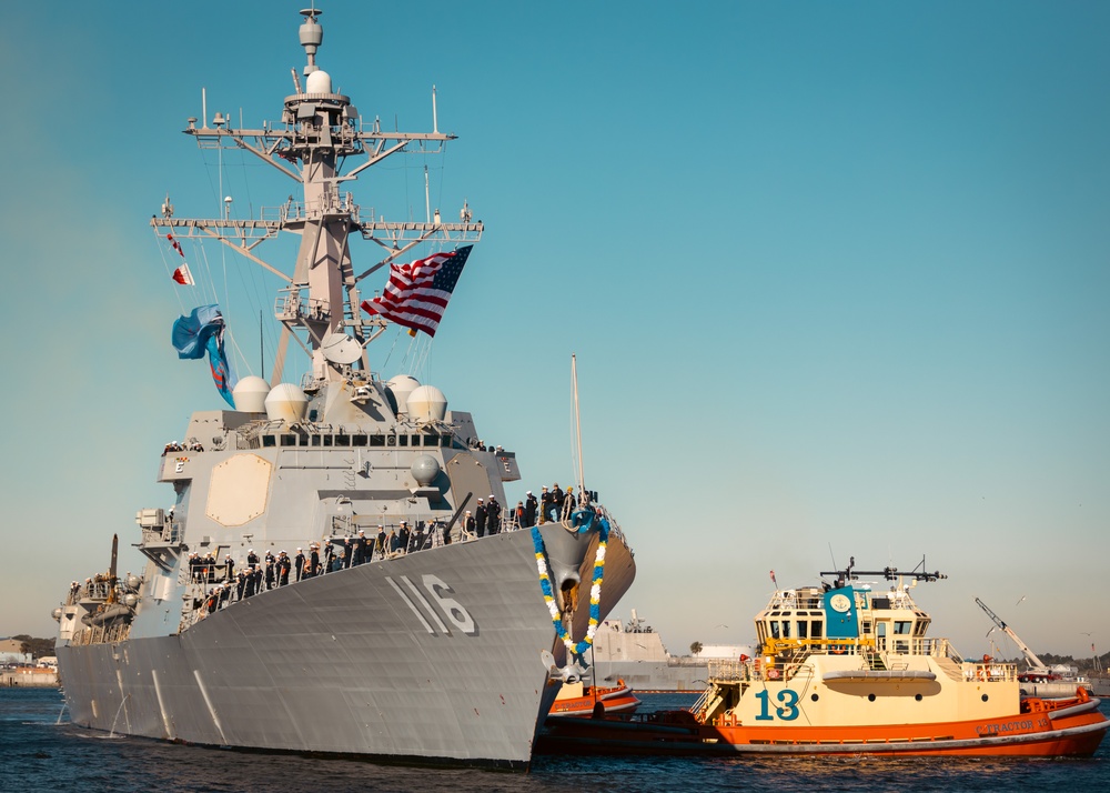 USS THOMAS HUDNER (DDG 116) RETURNS HOME
