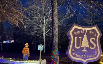Festival of Lights auto tour at Wappapello Lake, December 2023