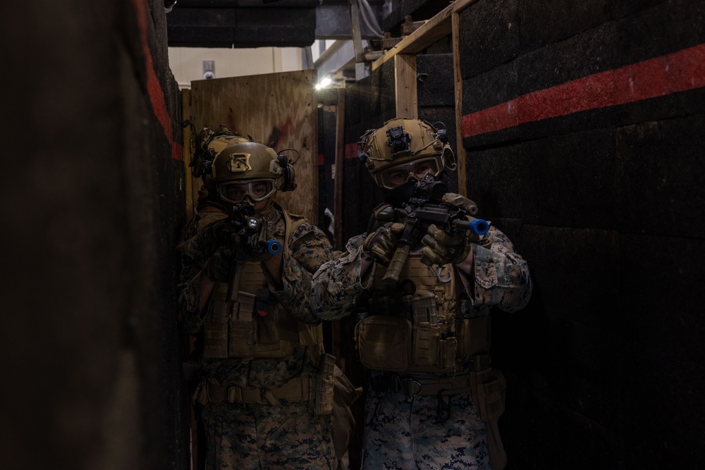 “CLEAR”: Weapons Company, Battalion Landing Team 1/1 rehearse close quarters tactics