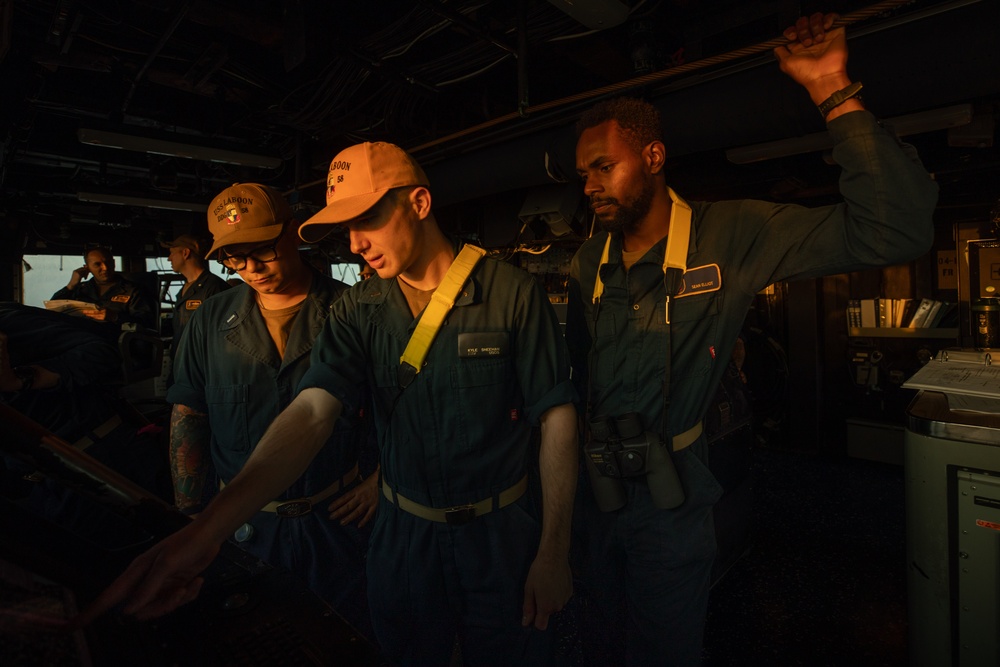 USS Laboon Transits Bab al-Mandeb during Operation Prosperity Guardian