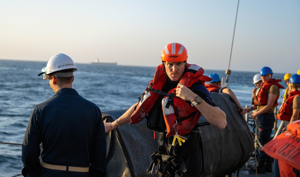 USS Mason Small Boat Operations during Operation Prosperity Guardian