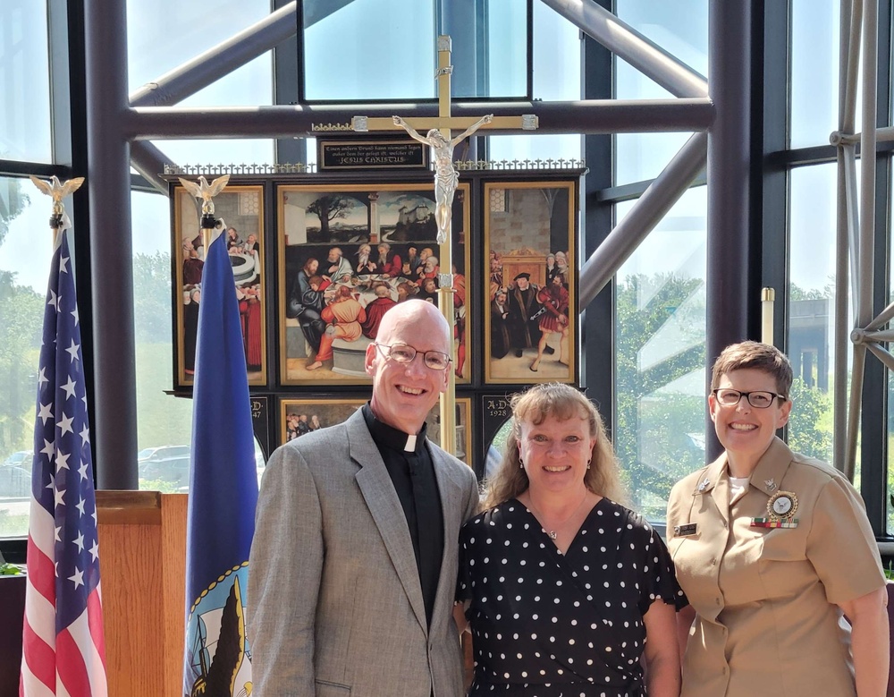 Navy Chaplain Recruiter Wins Recruiter of the Year