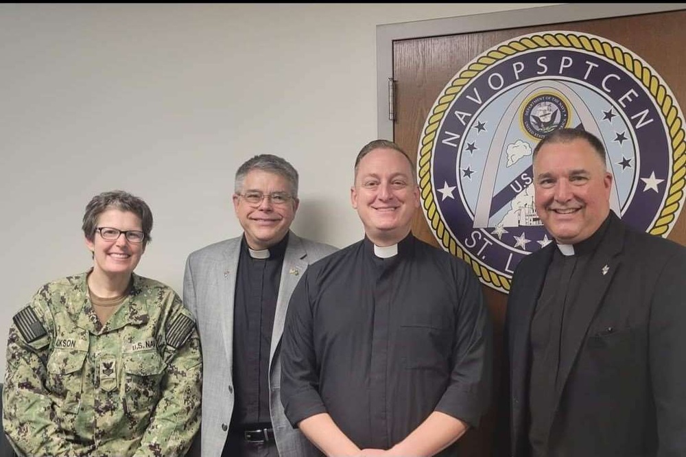 Navy Chaplain Recruiter Wins Recruiter of the Year