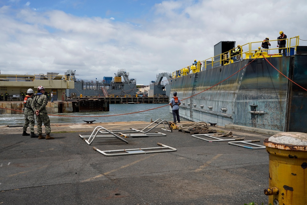 USS Hawaii (SSN 776) Undocking