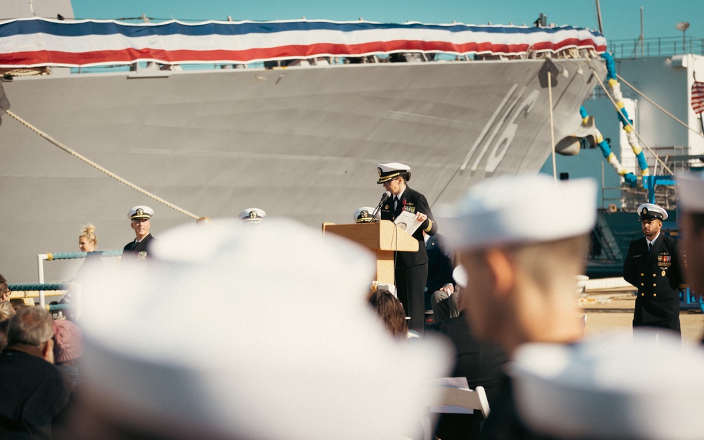 USS THOMAS HUDNER (DDG 116) HOLDS CHANGE OF COMMAND