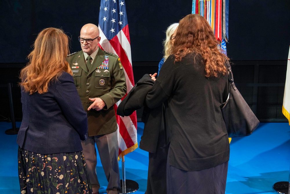 Promotion and swearing-in ceremony iho LTG Mingus