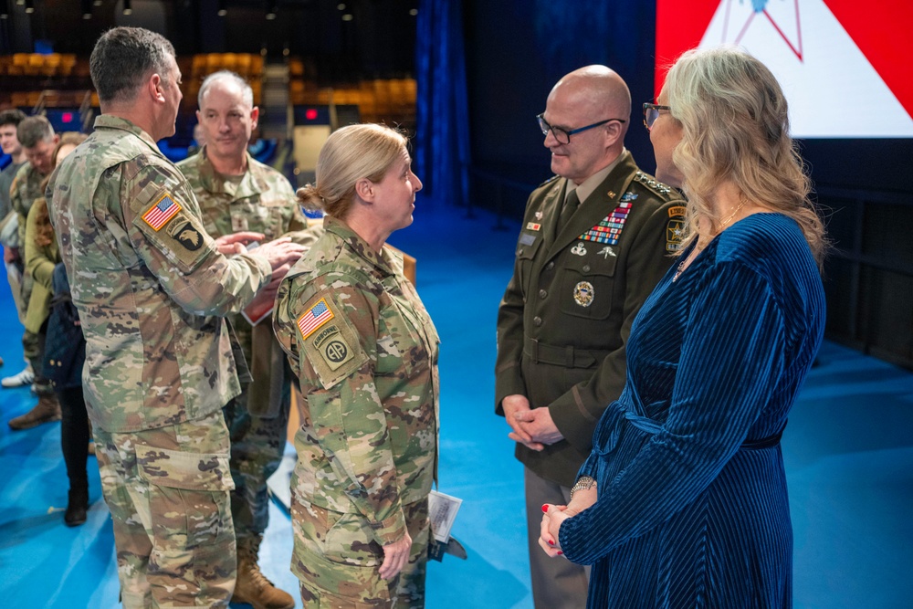 Promotion and swearing-in ceremony iho LTG Mingus