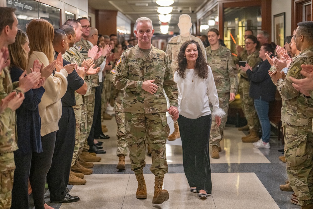 Lt. Gen. Walter Piatt departs Pentagon for the last time as Director of the Army Staff