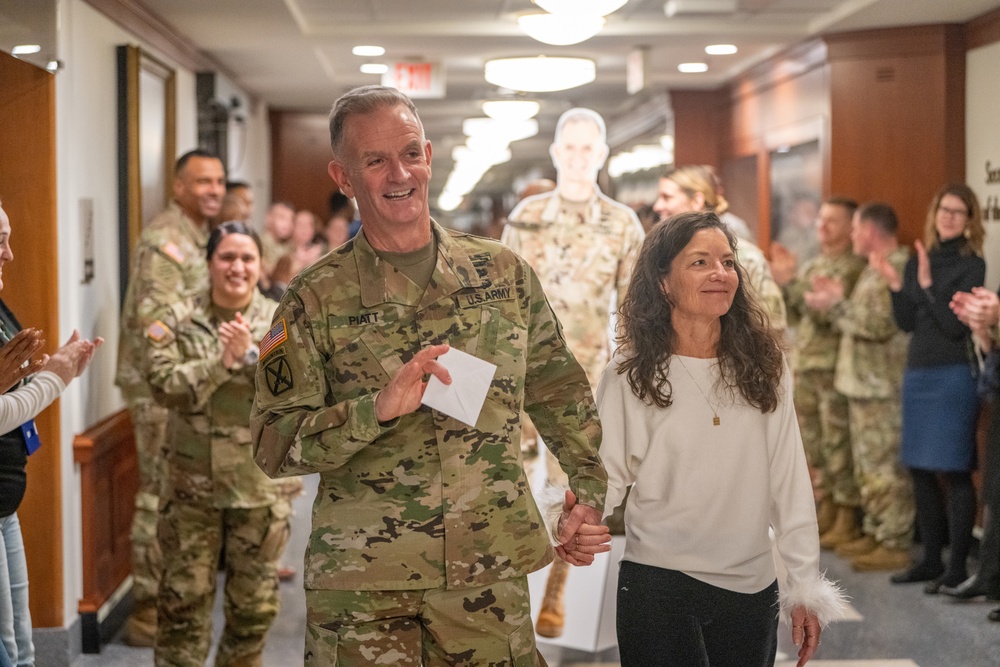 Lt. Gen. Walter Piatt departs Pentagon for the last time as Director of the Army Staff