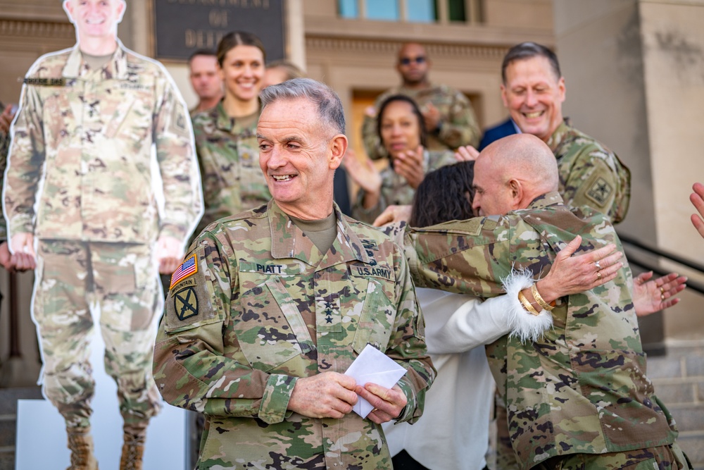 Lt. Gen. Walter Piatt departs Pentagon for the last time as Director of the Army Staff