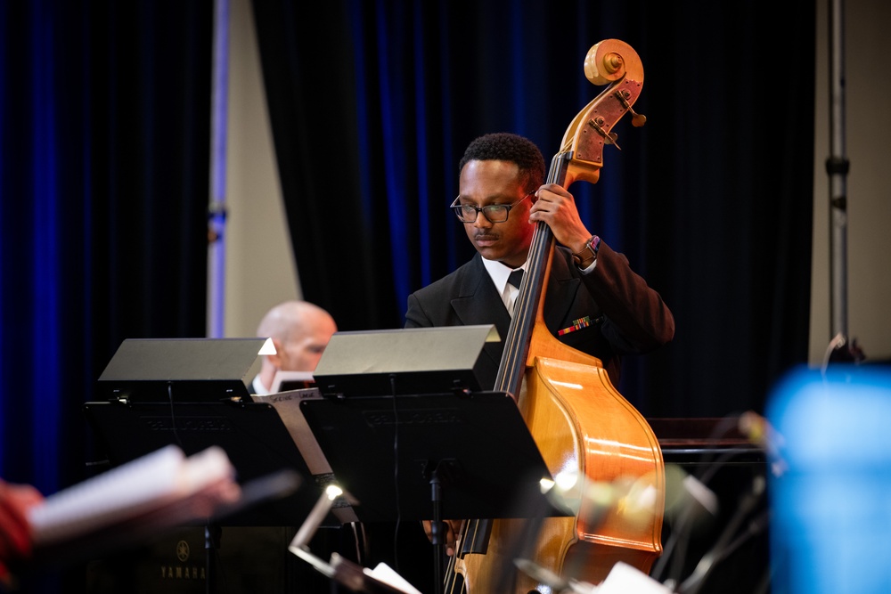 Navy Band Commodores perform at national jazz conference