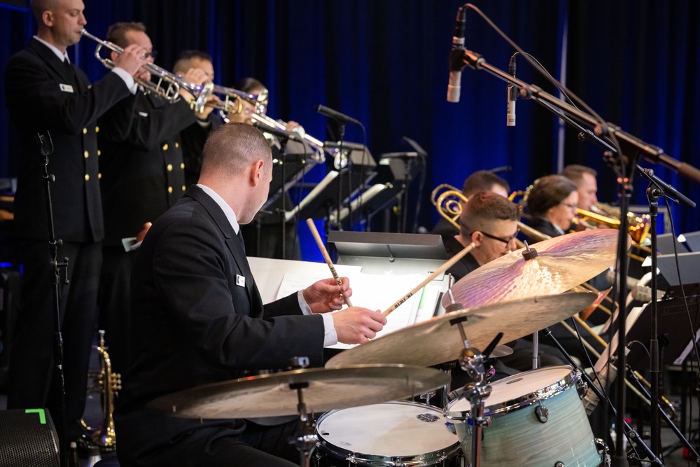 Navy Band Commodores perform at national jazz conference