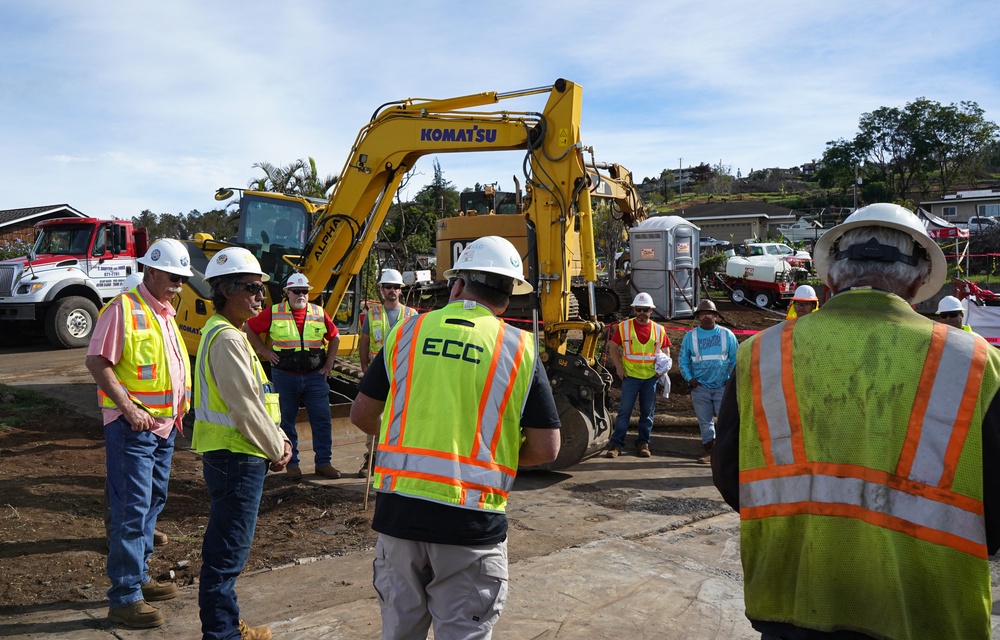 USACE oversees complicated crane lift in Kula, Maui