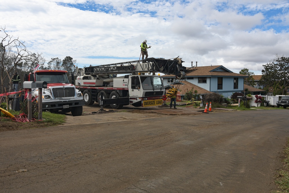 USACE oversees complicated crane lift in Kula, Maui