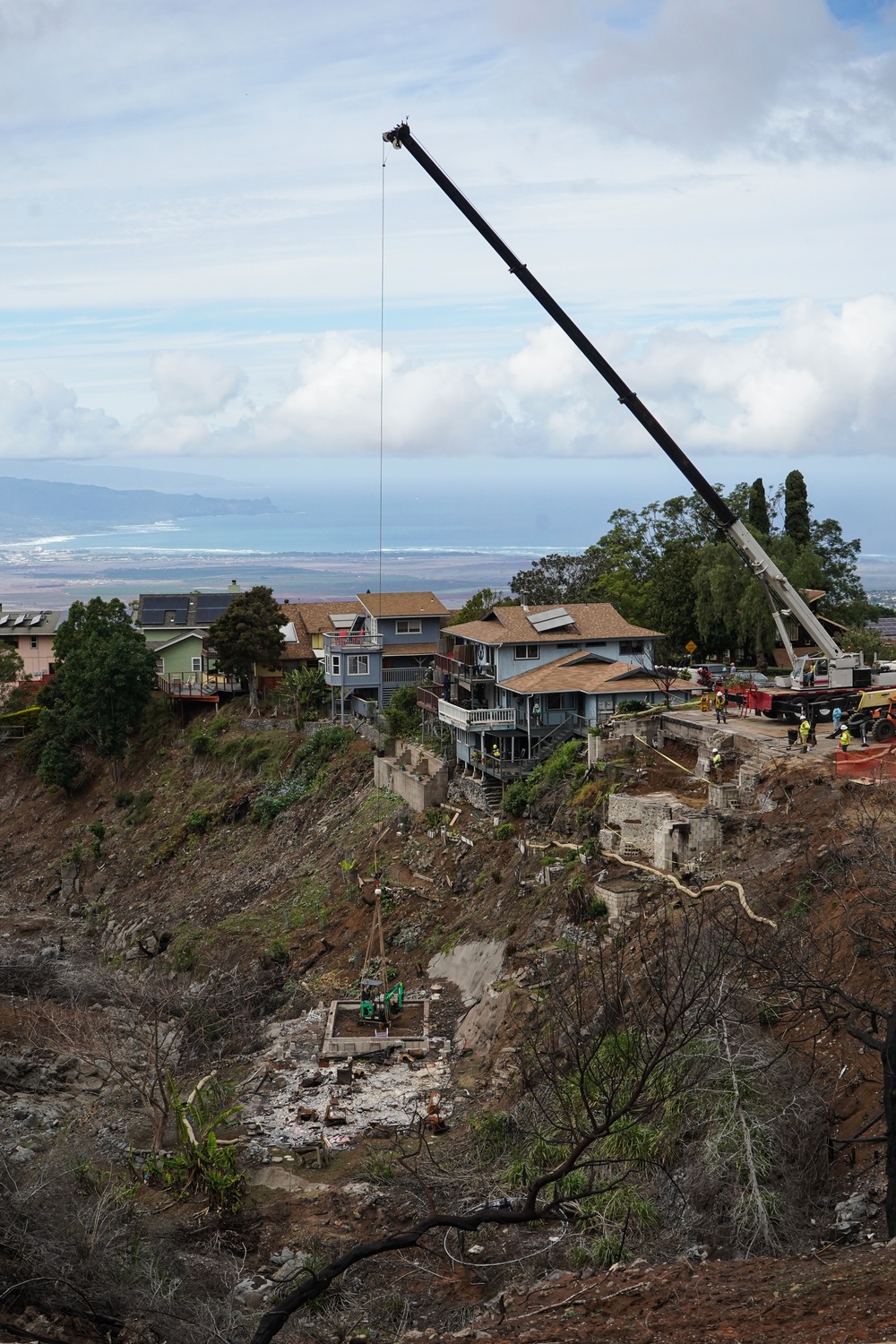 USACE oversees complicated crane lift in Kula, Maui