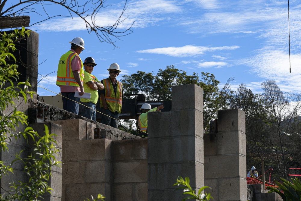 USACE oversees complicated crane lift in Kula, Maui