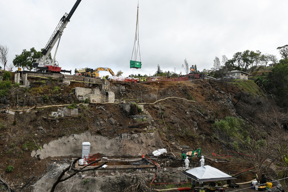 USACE oversees complicated crane lift in Kula, Maui