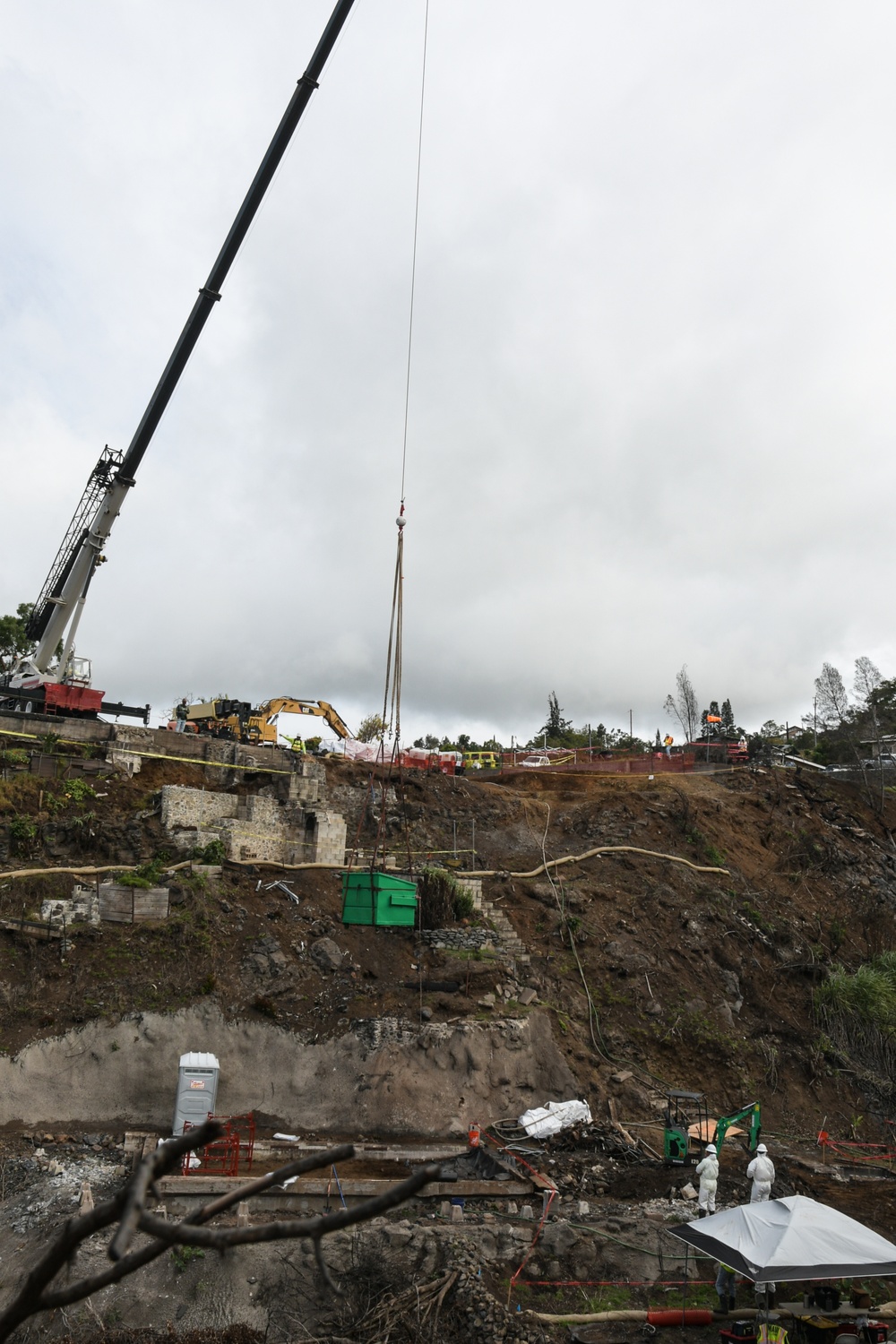 USACE oversees complicated crane lift in Kula, Maui