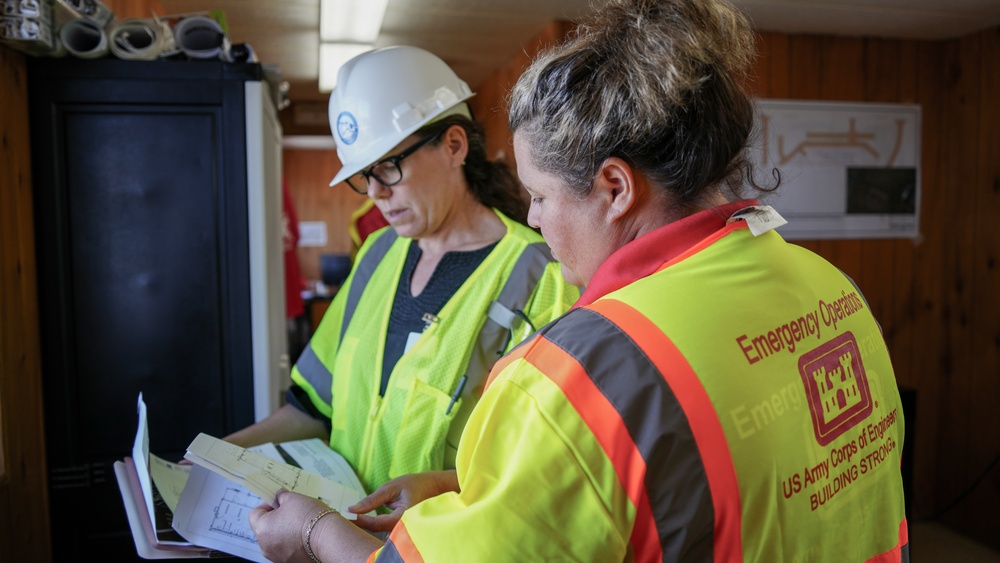 USACE and Hawaii Dept. of Education discuss West Maui Temporary School classrooms