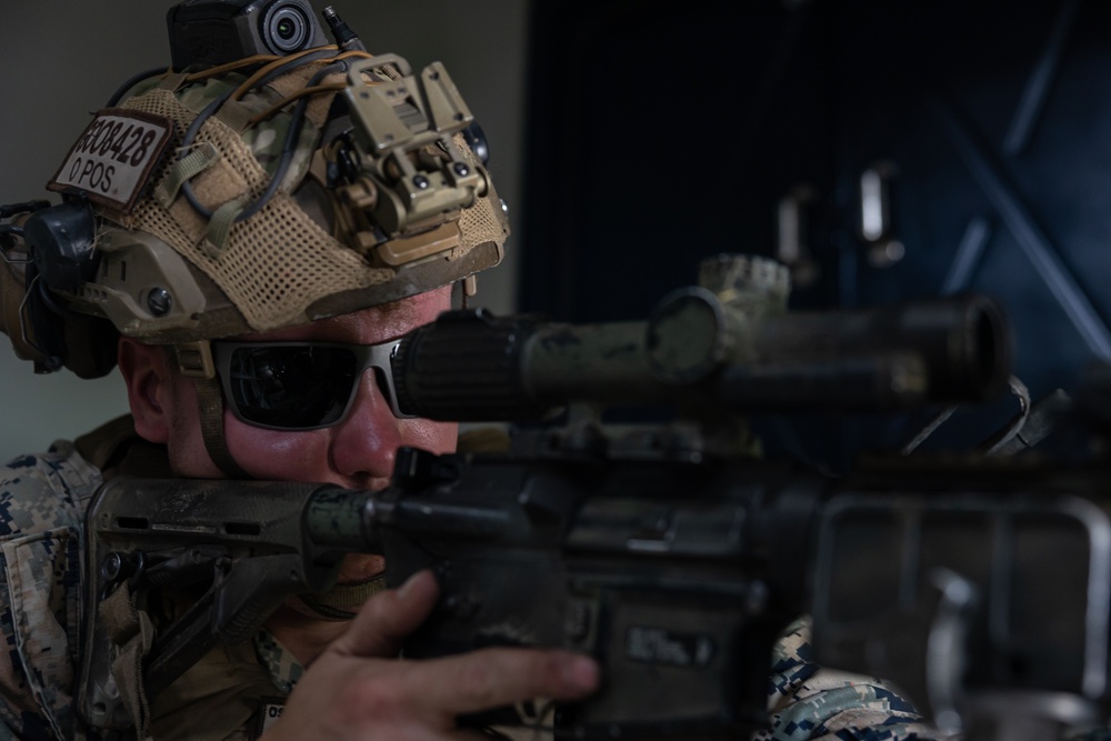 Marines with Battalion Landing Team 1/1 conduct close-quarter tactics range