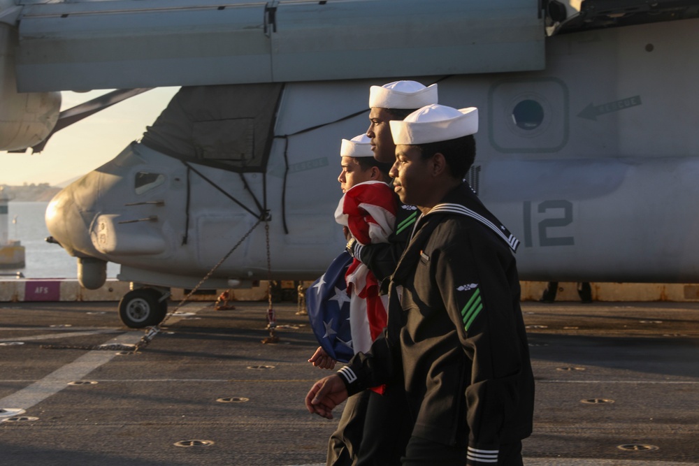 USS Mesa Verde Departs from Piraeus, Greece