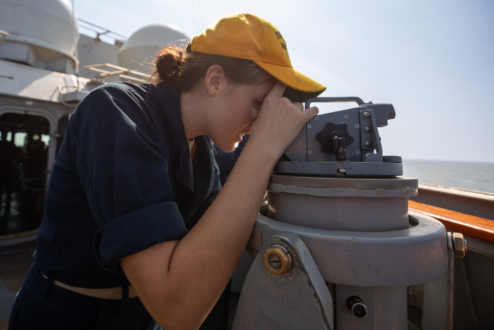 USS Laboon Conducts Routine Watchstanding in the Gulf of Aden