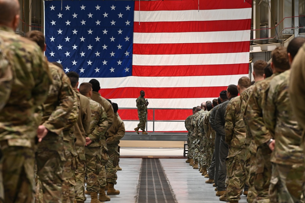 Command Chief Williams visits the 186th Air Refueling Wing