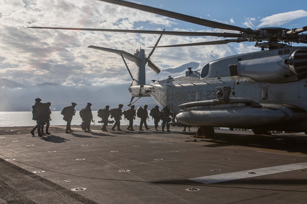 The Bataan ARG and 26th MEU(SOC) begin Odyssey Encore with a MAGTF-level amphibious assault