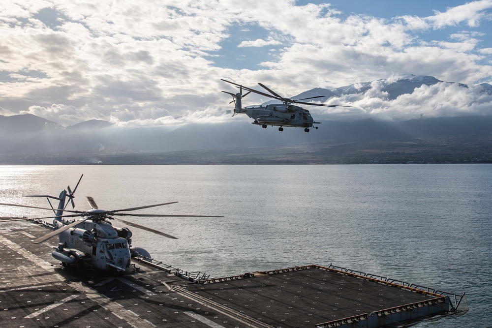 The Bataan ARG and 26th MEU(SOC) begin Odyssey Encore with a MAGTF-level amphibious assault